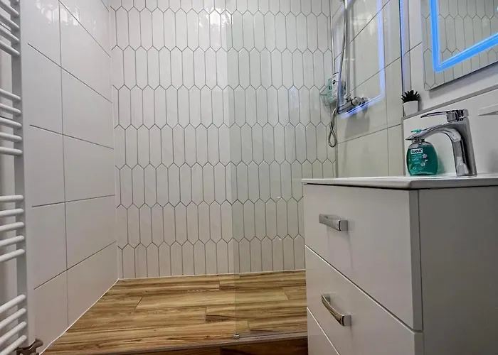 Erzsebet Apartment *